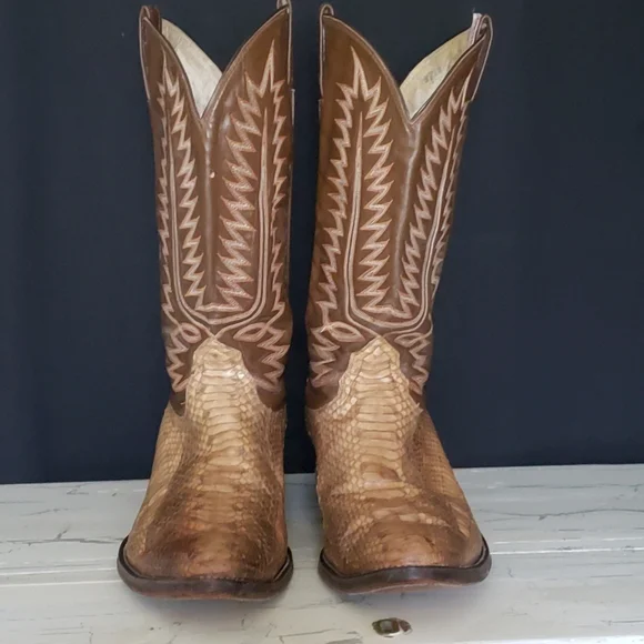 Cowtown Back-Cut Python Snakeskin Cowboy Boots in Men's size 12 D - Picture 7 of 17